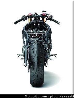 kawasaki_2013_zx_6r_031.jpg