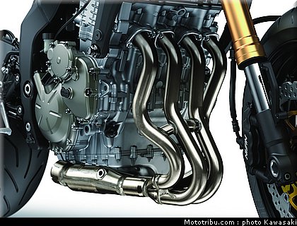 kawasaki_2013_zx_6r_039.jpg