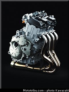 kawasaki_2013_zx_6r_047.jpg