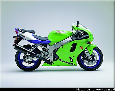 kawasaki_1996_zx7r.jpg