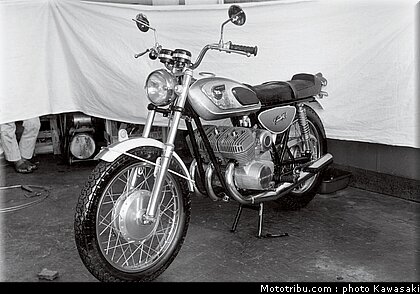 kawasaki_500_h1_1968.jpg