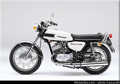 kawasaki_h1_1969_500ss_2.jpg