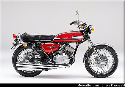 kawasaki_h1_1970_500ss_3.jpg
