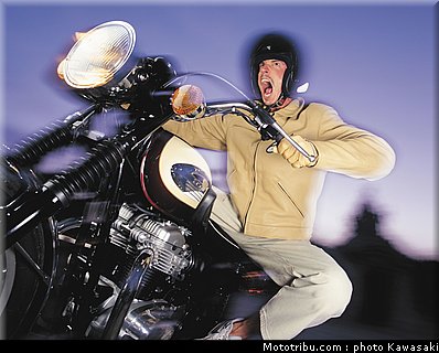 kawasaki_w650_par_dingo_colere.jpg