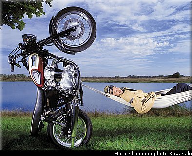 kawasaki_w650_par_dingo_paresse.jpg