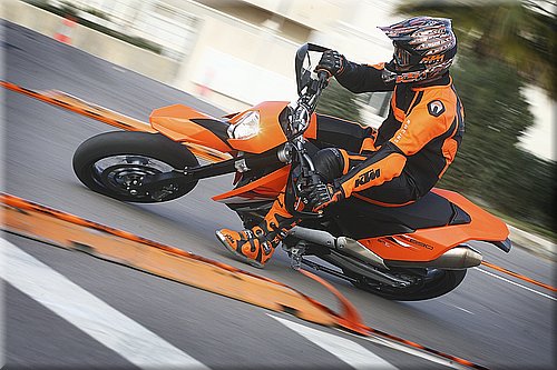 ktm-690smc2008_01.jpg