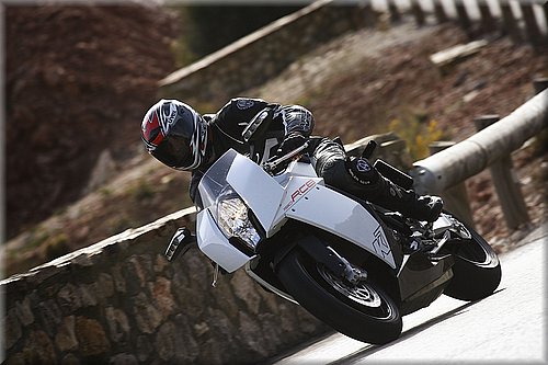ktm-rc8-2008_09.jpg