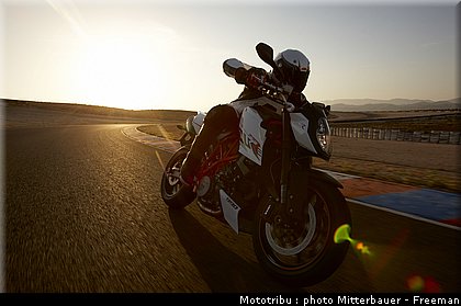 ktm_990_superduke_r_2009_1.jpg