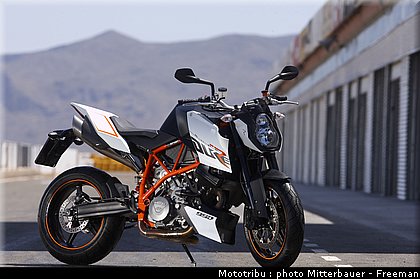 ktm_990_superduke_r_2009_4.jpg