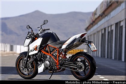ktm_990_superduke_r_2009_5.jpg
