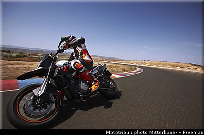 ktm_990smr_2009_3.jpg