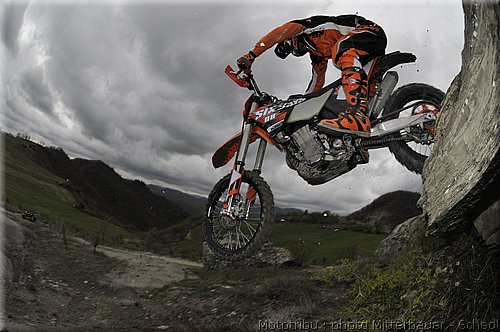 exc-6days-action_04.jpg