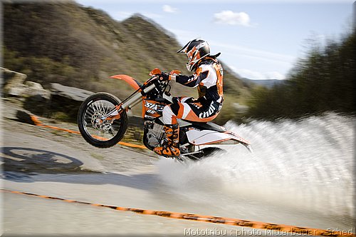 exc-6days-action_12.jpg