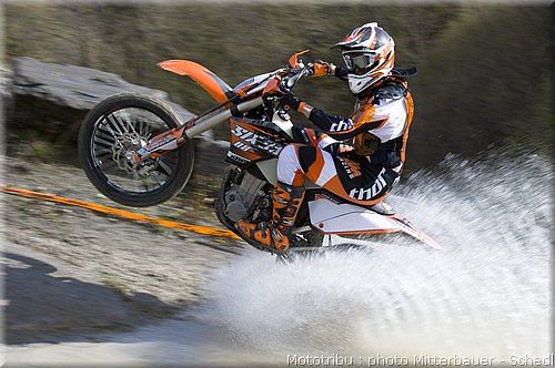 exc-6days-action_13.jpg