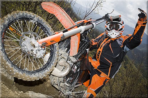exc-action_07.jpg