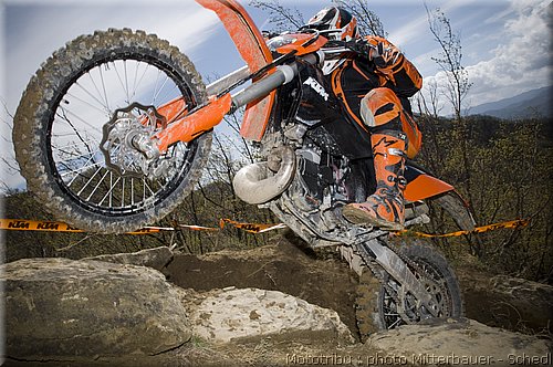 exc-action_09.jpg