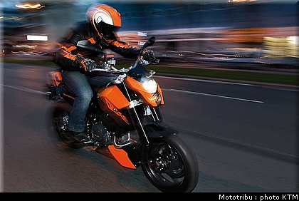 ktm_690_duke_2010_02.jpg