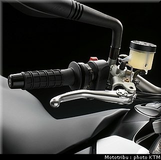 ktm_690_duke_2010_06.jpg