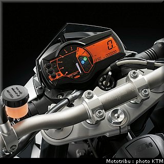 ktm_690_duke_2010_07.jpg