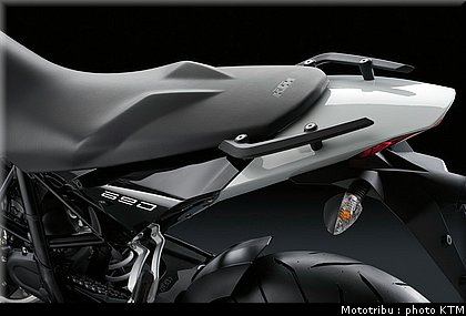 ktm_690_duke_2010_10.jpg