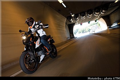 ktm_690_duke_r_2010_1.jpg