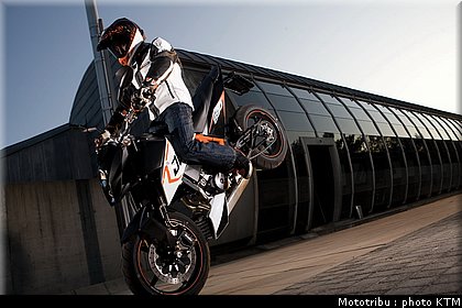 ktm_690_duke_r_2010_3.jpg