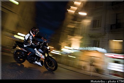 ktm_690_duke_r_2010_5.jpg
