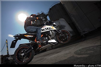 ktm_690_duke_r_2010_7.jpg