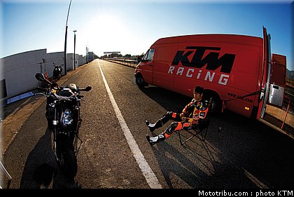 ktm_990_super_duke_2010_001.jpg