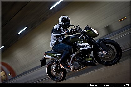 ktm_990_super_duke_2010_008.jpg