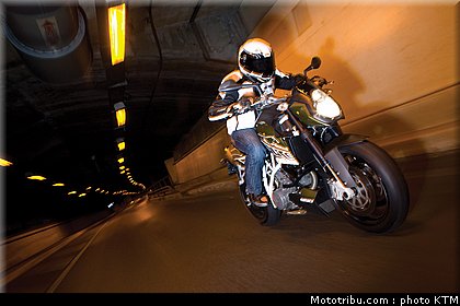 ktm_990_super_duke_2010_009.jpg