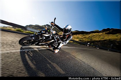 ktm_690_duke_2011_014.jpg