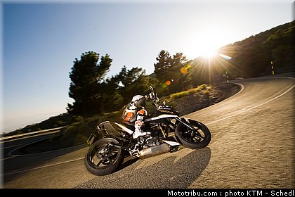ktm_690_duke_2011_016.jpg