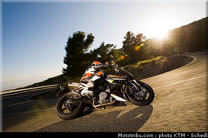 ktm_990_superduke_2011_004.jpg