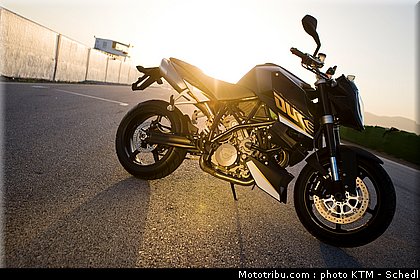 ktm_990_superduke_2011_007.jpg