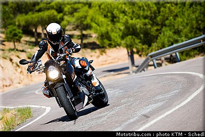 ktm_990_superduke_2011_008.jpg