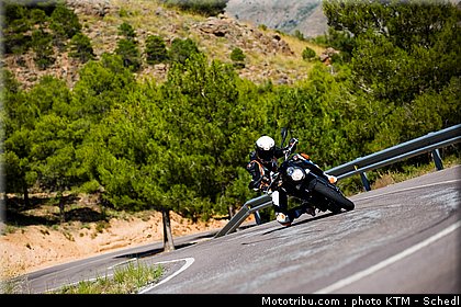 ktm_990_superduke_2011_011.jpg