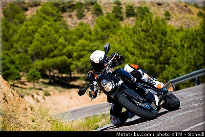 ktm_990_superduke_2011_012.jpg