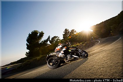 ktm_990_superduke_2011_017.jpg