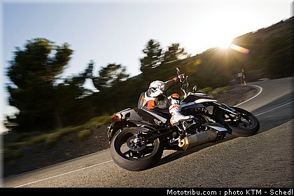 ktm_990_superduke_2011_018.jpg