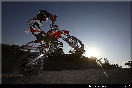 ktm_125exc_enduro_2011_005.jpg