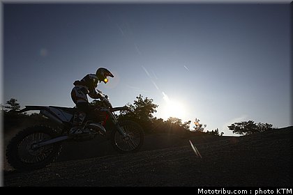 ktm_125exc_enduro_2011_006.jpg