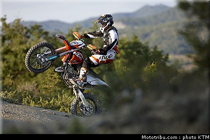 ktm_125exc_enduro_2011_009.jpg