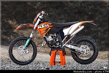 ktm_125exc_enduro_2011_021.jpg