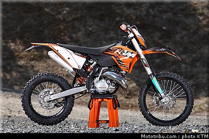 ktm_125exc_enduro_2011_024.jpg