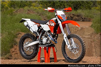 ktm_125exc_enduro_2011_028.jpg