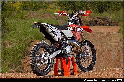 ktm_125exc_enduro_2011_029.jpg