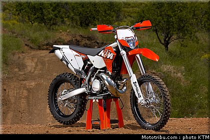 ktm_250exc_enduro_2011_038.jpg