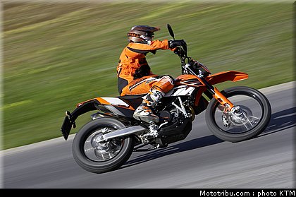 ktm_690_enduro_2011_004.jpg
