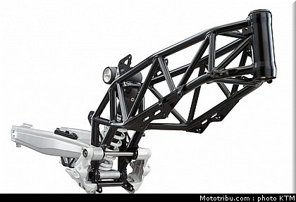 ktm_690_enduro_2011_010.jpg